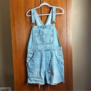 EUC Women’s Gap Light Wash Denim Distressed Shortalls - Medium